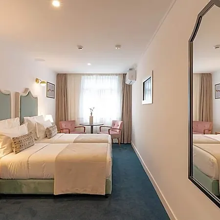 Hotel Westlight Madalena 4*