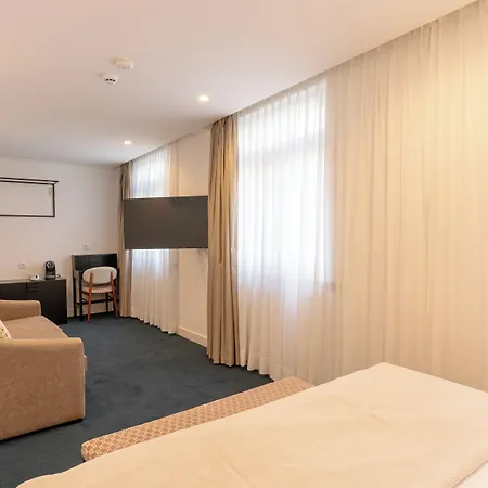Westlight Madalena 4*