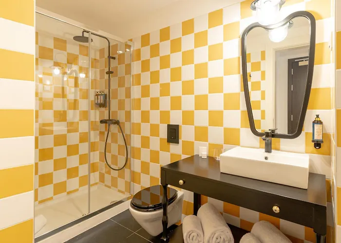 Westlight Madalena Lisbona